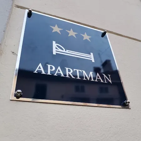 Kira Apartment
